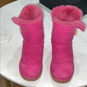 Hot pink uggs